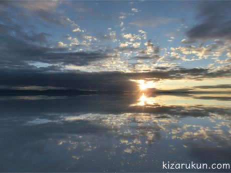 ウユニ塩湖日の出